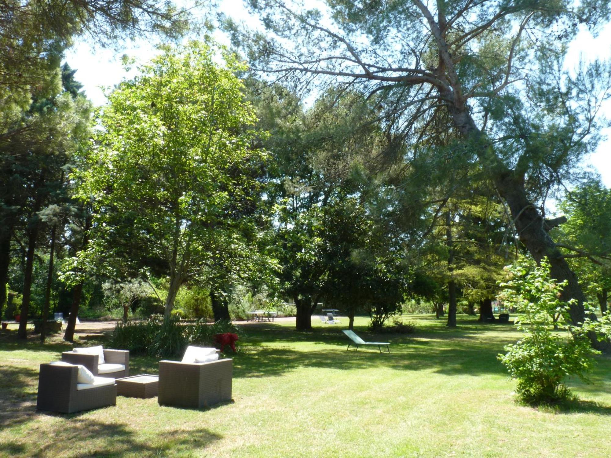 Domaine De Rhodes B&B Avinyon Dış mekan fotoğraf